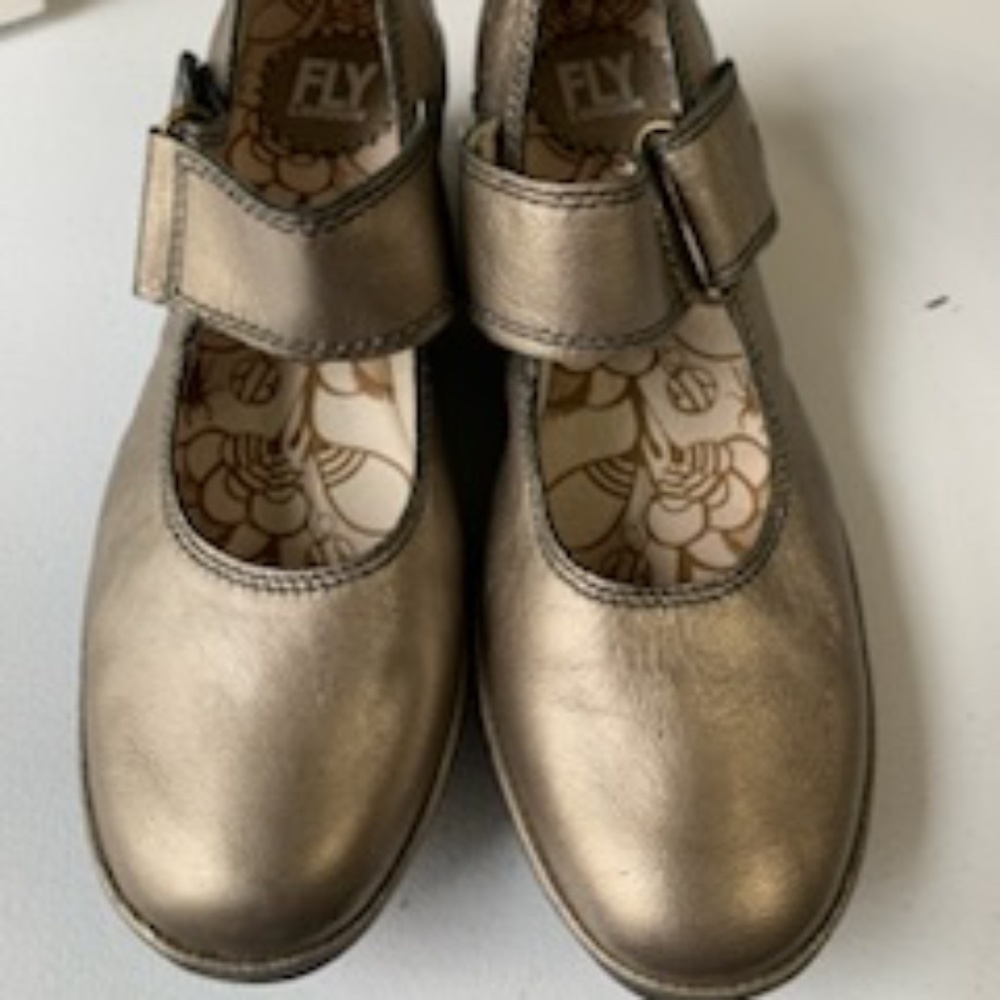 FLY London Gold Metallic Wedge Top Strap Mary Jane Style Shoe Women's Size 38